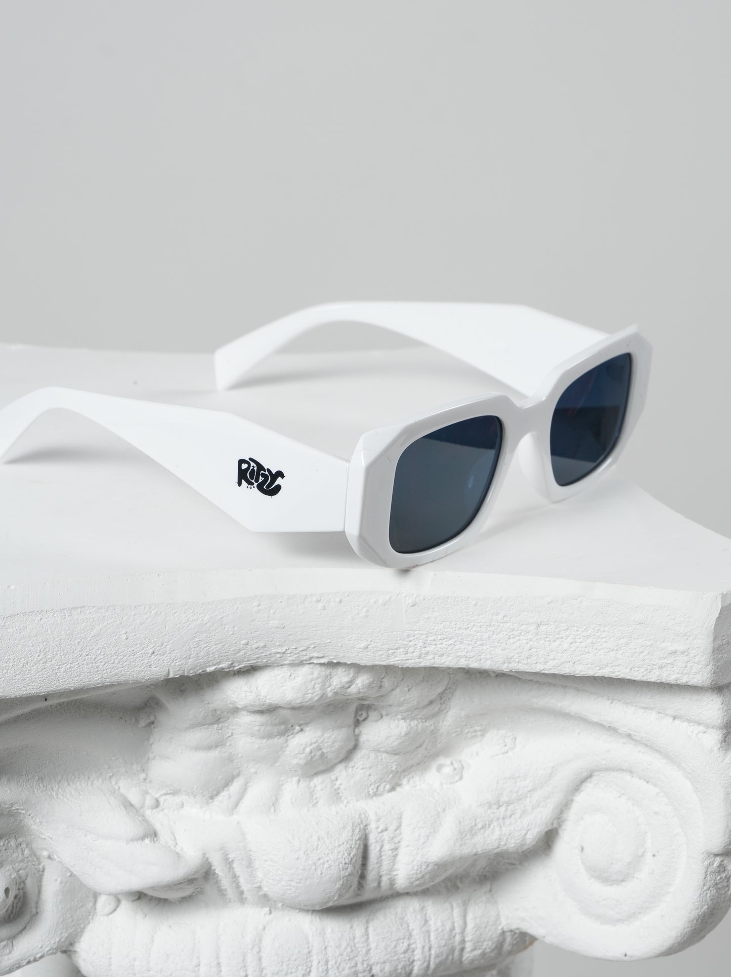 RITZY SHMOOD WHITE SHADES