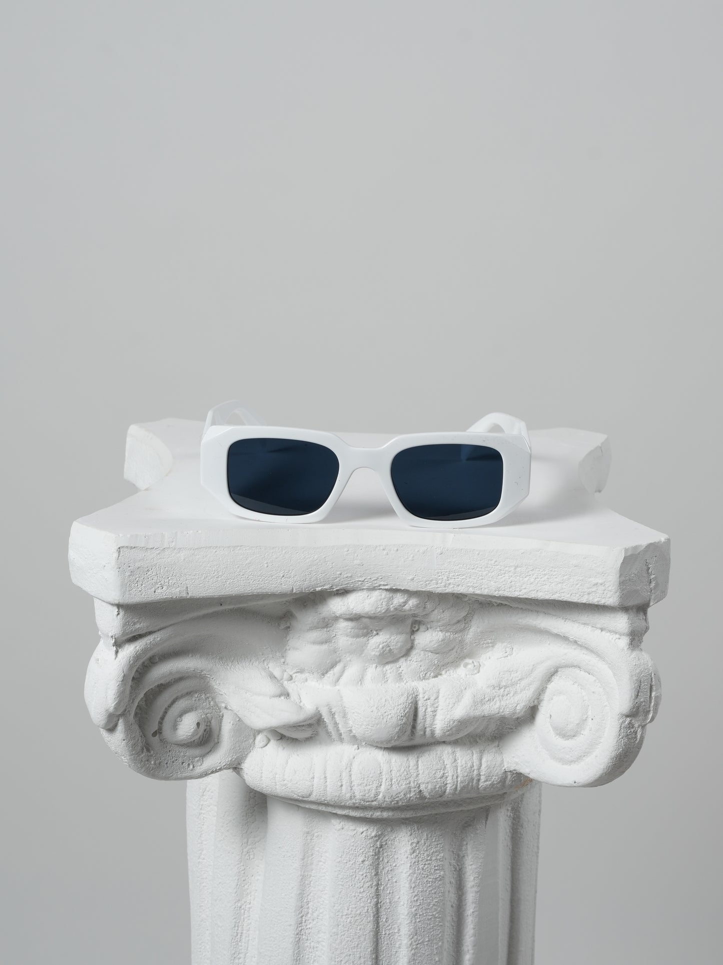 RITZY SHMOOD WHITE SHADES